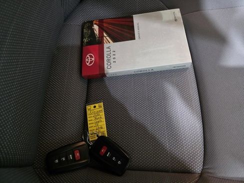 Used 2022 Toyota Corolla SE image 9