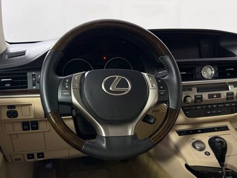 Used 2015 Lexus ES 350 w/ Luxury Package FWD image 23