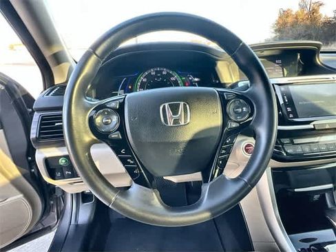 Used 2017 Honda Accord Touring image 17