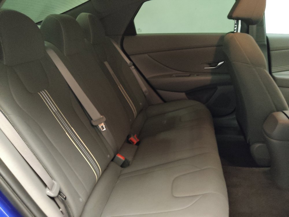 Used 2023 Hyundai Elantra SEL w/ Convenience Package FWD image 19