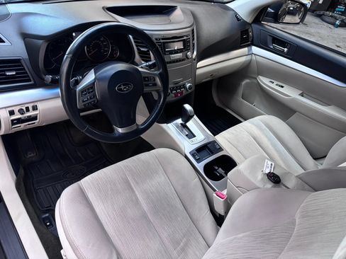 Used 2013 Subaru Outback 2.5i Premium AWD/4WD image 7