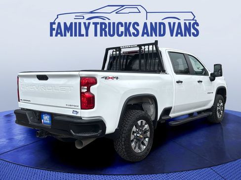 Used 2022 Chevrolet Silverado 2500 Custom w/ Custom Value Package AWD/4WD image 5