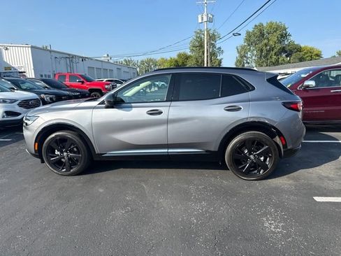 Used 2022 Buick Envision Essence w/ Technology Package I FWD image 9