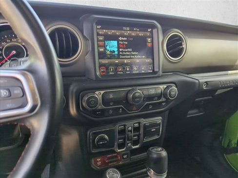 Used 2018 Jeep Wrangler Unlimited Rubicon AWD/4WD image 13