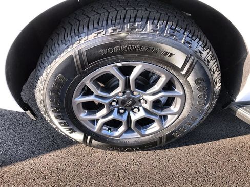 Used 2025 Ford Expedition Active AWD/4WD image 10