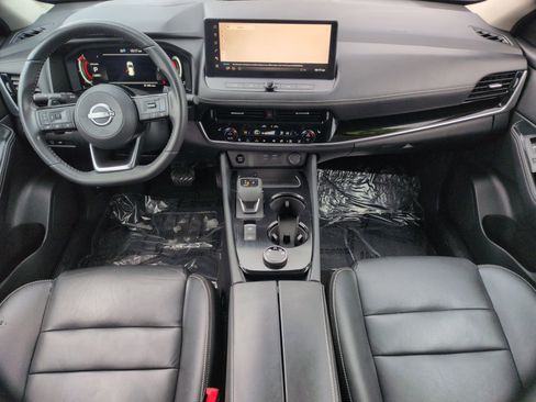 Used 2024 Nissan Rogue SL w/ SL Premium Package image 9