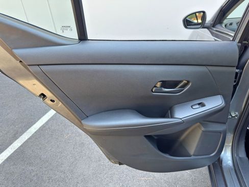 Used 2025 Nissan Sentra S FWD image 34