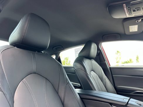 Used 2022 Toyota Avalon XLE FWD image 15