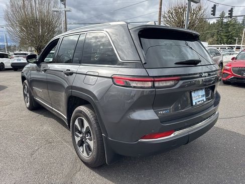 Used 2025 Jeep Grand Cherokee Limited 4xe w/ MOPAR Finishing Package image 4