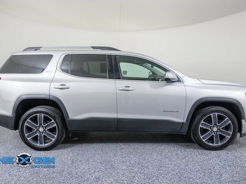 Used 2020 GMC Acadia SLT w/ LPO, Cargo Package AWD/4WD image 9