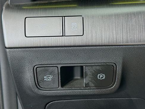Used 2024 Hyundai Kona Limited FWD image 16
