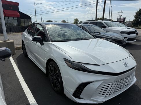 Used 2026 Toyota Camry XSE AWD/4WD image 5