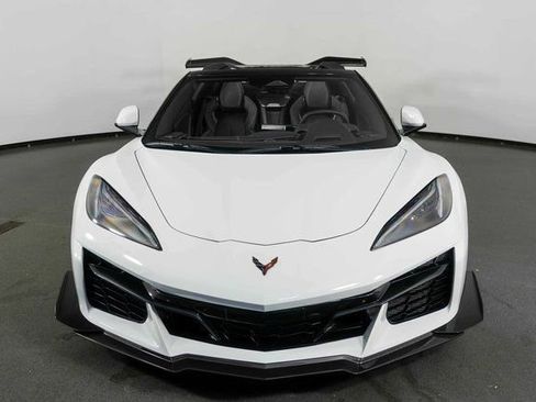 Used 2025 Chevrolet Corvette Z06 w/ Z07 Performance Package image 3