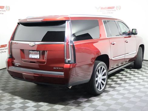 Used 2017 Cadillac Escalade ESV Premium Luxury AWD/4WD image 5