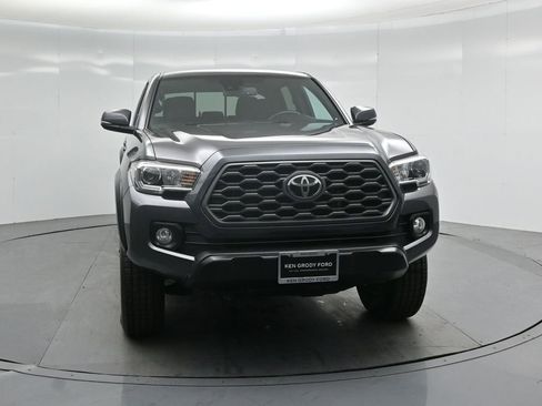 Used 2020 Toyota Tacoma TRD Off-Road w/ Technology Package image 52