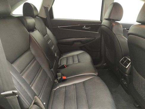 Used 2019 Kia Sorento EX AWD/4WD image 19