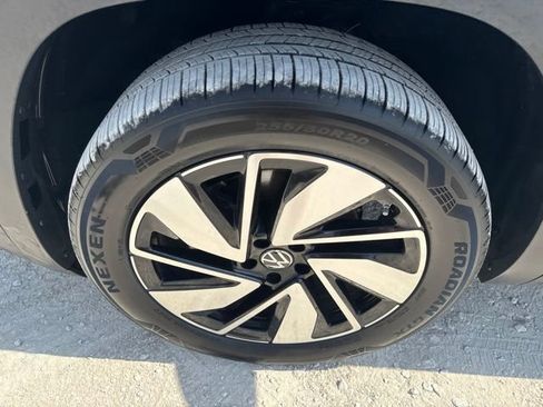 Used 2025 Volkswagen Atlas SE FWD image 26