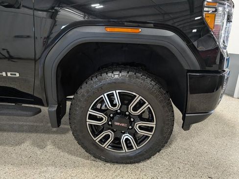 Used 2021 GMC Sierra 2500 AT4 w/ AT4 Premium Plus Package AWD/4WD image 16