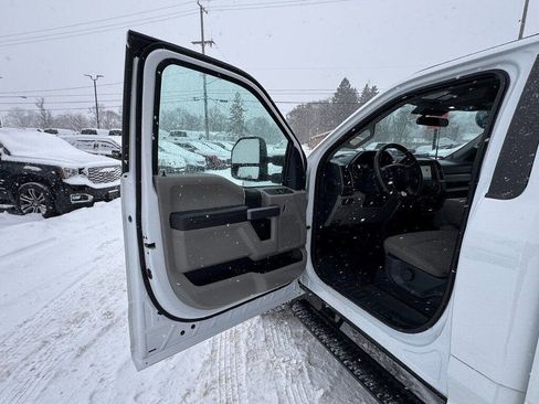Used 2022 Ford F250 XLT AWD/4WD image 9