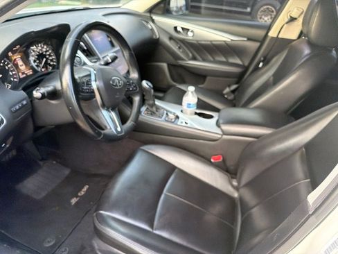 Used 2021 INFINITI Q50 Luxe RWD image 3