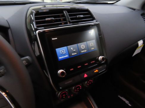 New 2025 Mitsubishi Outlander Sport SE image 16