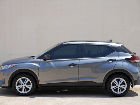 Used 2021 Nissan Kicks S FWD image 42