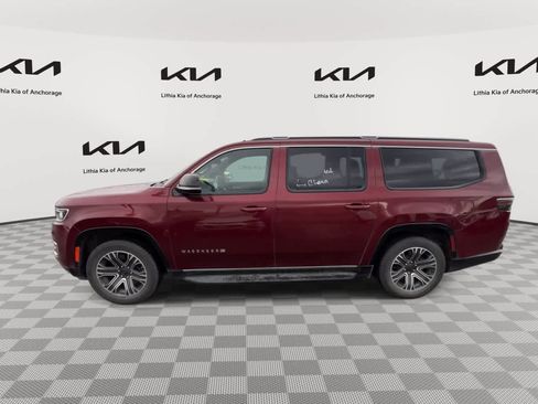 Used 2024 Jeep Wagoneer L Series II w/ Flexible Seating Group AWD/4WD image 7
