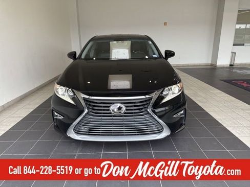 Used 2017 Lexus ES 350 w/ Luxury Package image 4