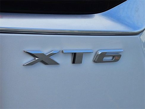 New 2025 Cadillac XT6 Luxury image 17