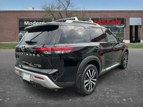 Certified 2023 Nissan Pathfinder Platinum w/ Cargo Package AWD/4WD image 4