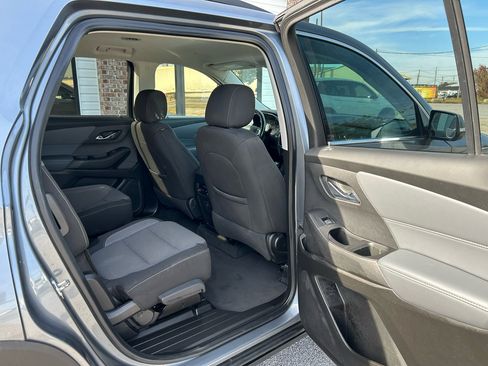 Used 2020 Chevrolet Traverse LT image 29