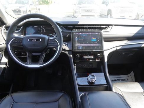 Used 2024 Jeep Grand Cherokee L Limited w/ Black Appearance Package image 16