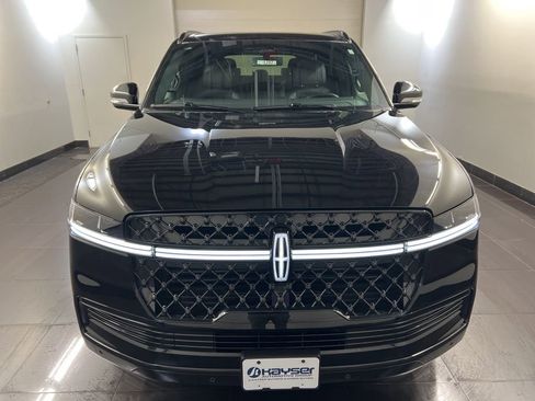 New 2026 Lincoln Navigator Reserve AWD/4WD image 2