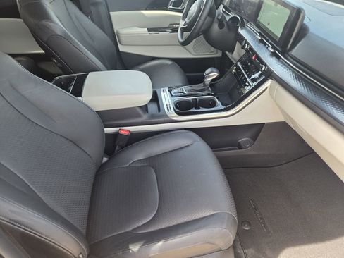 Used 2023 Kia Carnival SX Prestige FWD image 12
