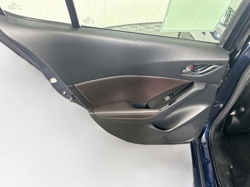 Used 2018 MAZDA MAZDA3 Touring FWD image 26