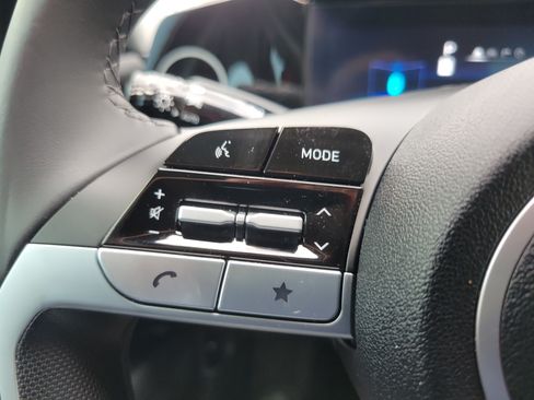 Used 2025 Hyundai Elantra SEL FWD image 17