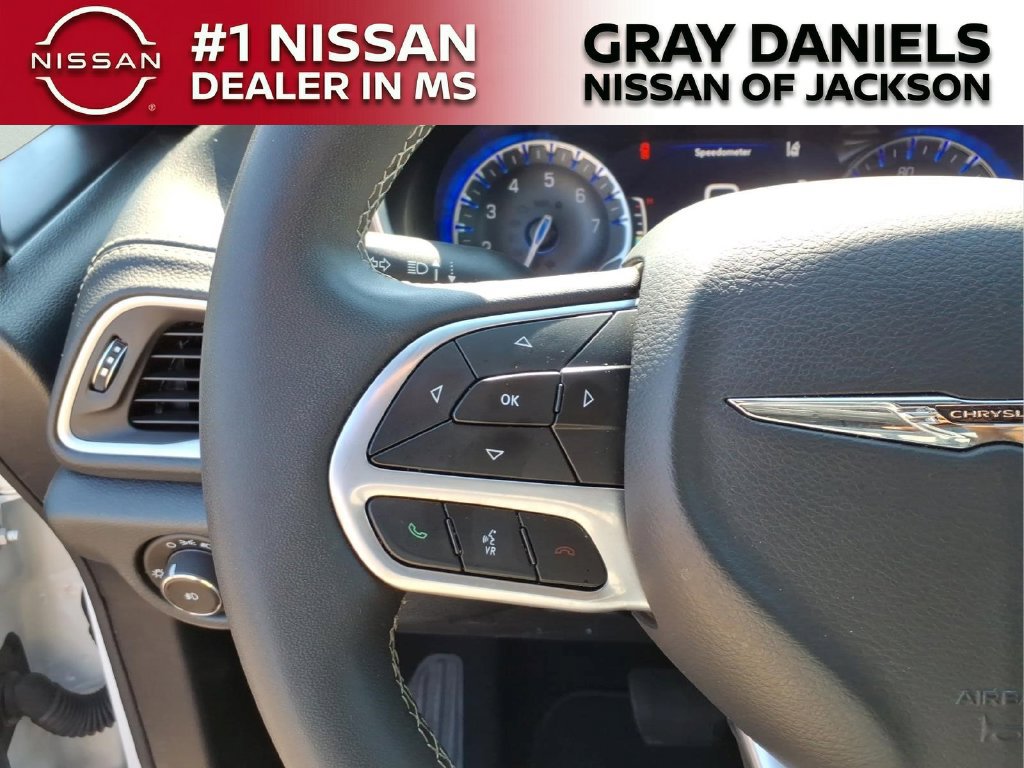 Used 2025 Chrysler Pacifica Select FWD image 14