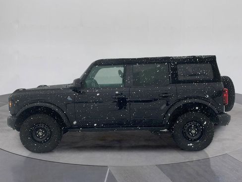 Used 2022 Ford Bronco Black Diamond image 2