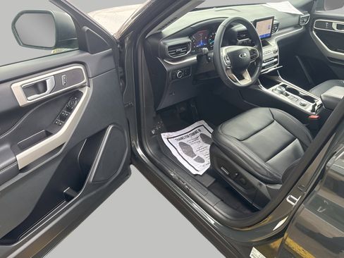 Certified 2023 Ford Explorer XLT w/ Equipment Group 202A image 31