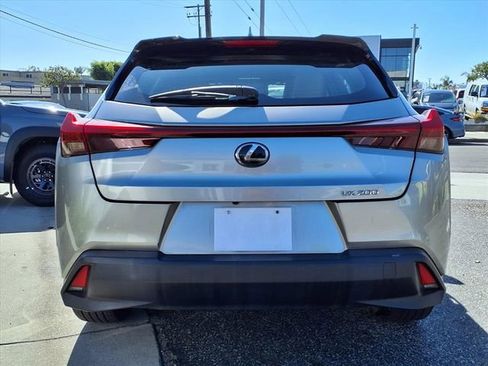 Used 2020 Lexus UX 200 image 19