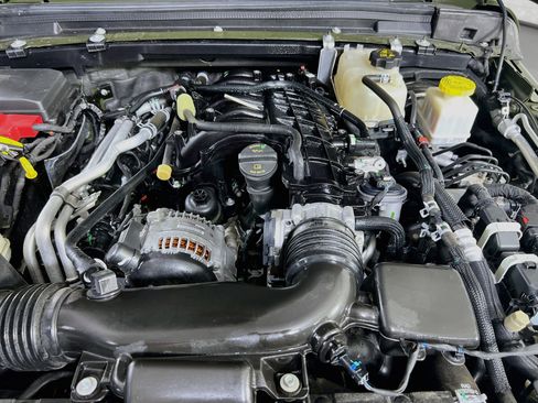 Used 2023 Jeep Gladiator Sport image 29