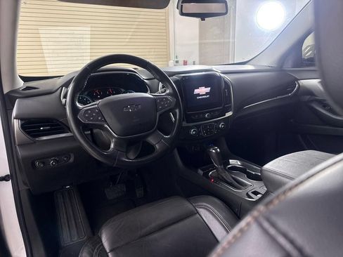Used 2020 Chevrolet Traverse RS FWD image 28