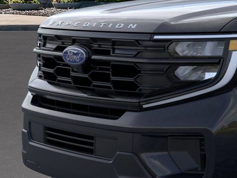 New 2025 Ford Expedition Active image 17