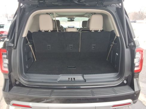 Used 2024 Ford Expedition Limited image 32
