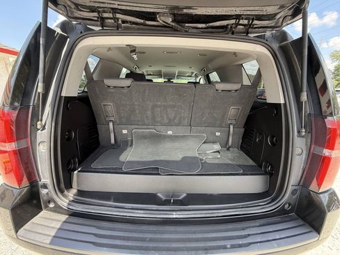 Used 2018 Chevrolet Tahoe LS AWD/4WD image 16