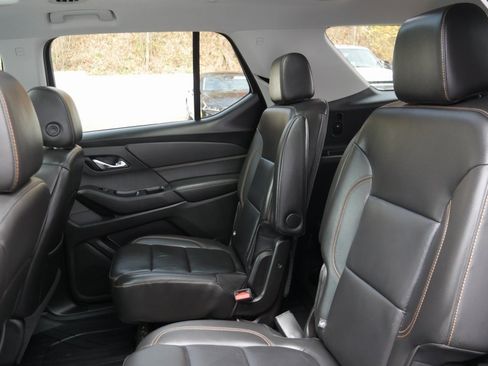 Used 2021 Chevrolet Traverse RS image 30