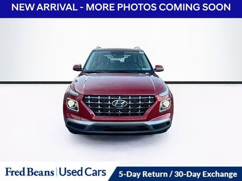 Used 2025 Hyundai Venue Limited image 2