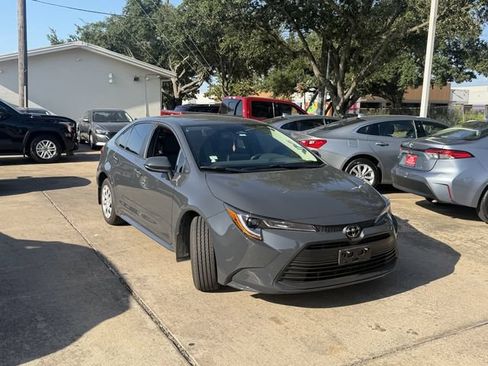 Used 2026 Toyota Corolla LE FWD image 2