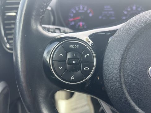 Used 2020 Kia Soul EX FWD image 19