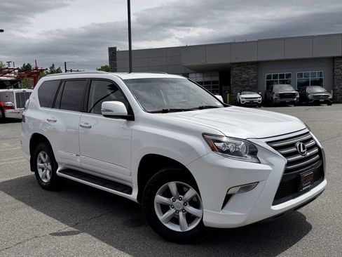 Used 2017 Lexus GX 460 w/ Navigation Package AWD/4WD image 2